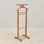 1572 8071 VALET STAND
